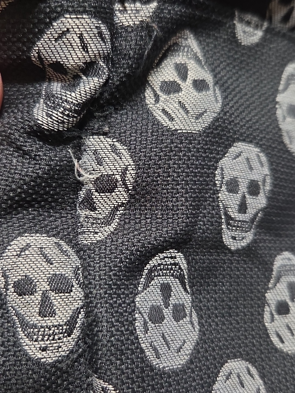 Alexander McQueen Black Branded Jacquard Skull Bag - Picture 5 of 6